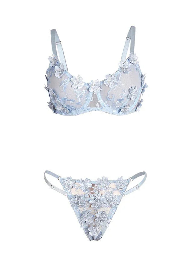 Set mit himmlisch blauen Blumen