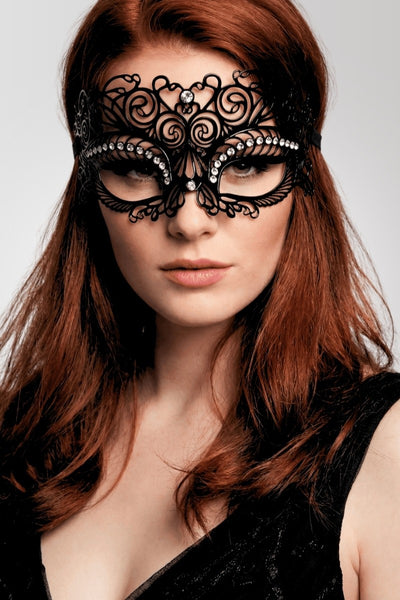 Venezianische Maske mit eingerollten