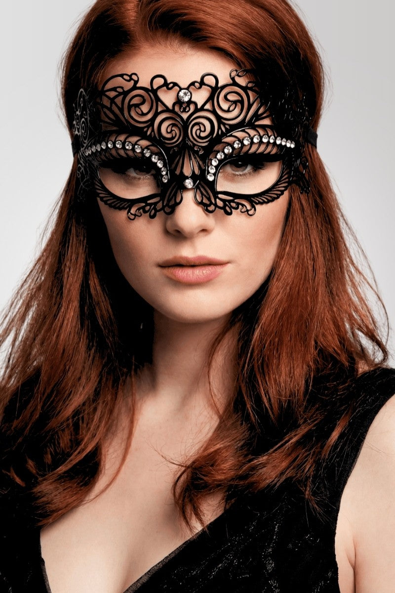 Venezianische Maske mit eingerollten