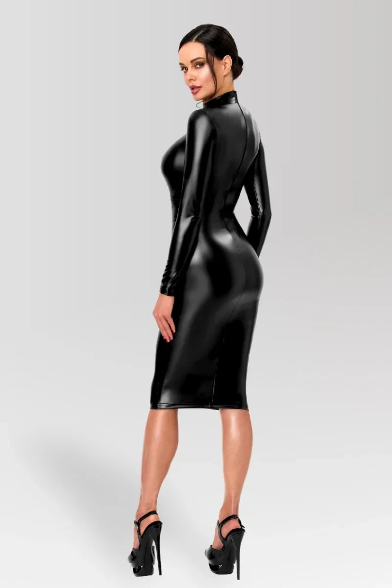 Schwarzes Wetlook-Midikleid F401